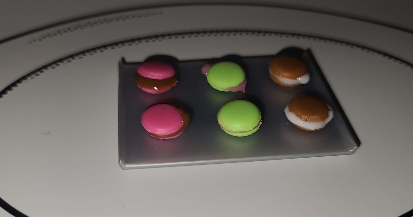 Macaroon Magnet